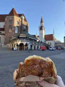 Apfelschneken for breakfast in Munich