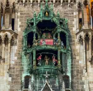 Glockenspiel characters at the Munich Rathaus