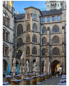 Neue Rathaus courtyard in Munich